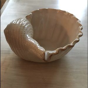 Ceramic shell catchall
